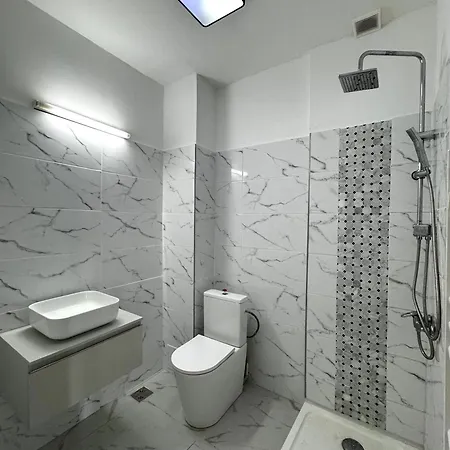 Modern Cu Bucatarie Si Dressing
